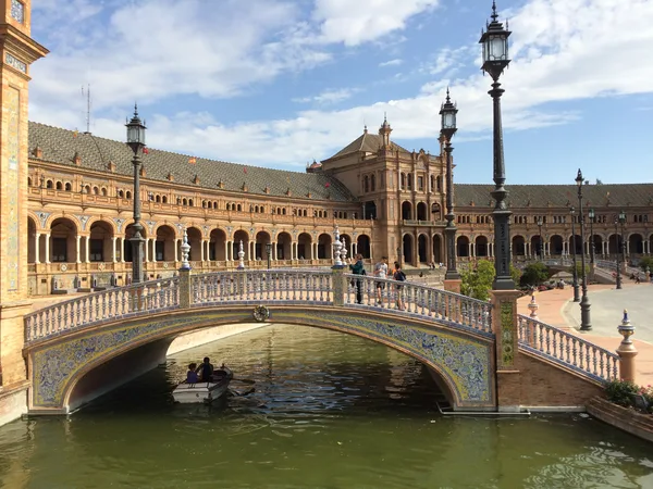 Plaza de España, Sevilla — imagen de dominio público (CC0), Wikimedia Commons